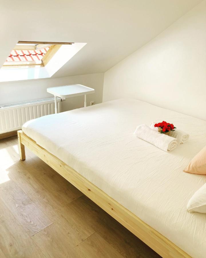 Benny'S Rooms Brussels City Centre Esterno foto